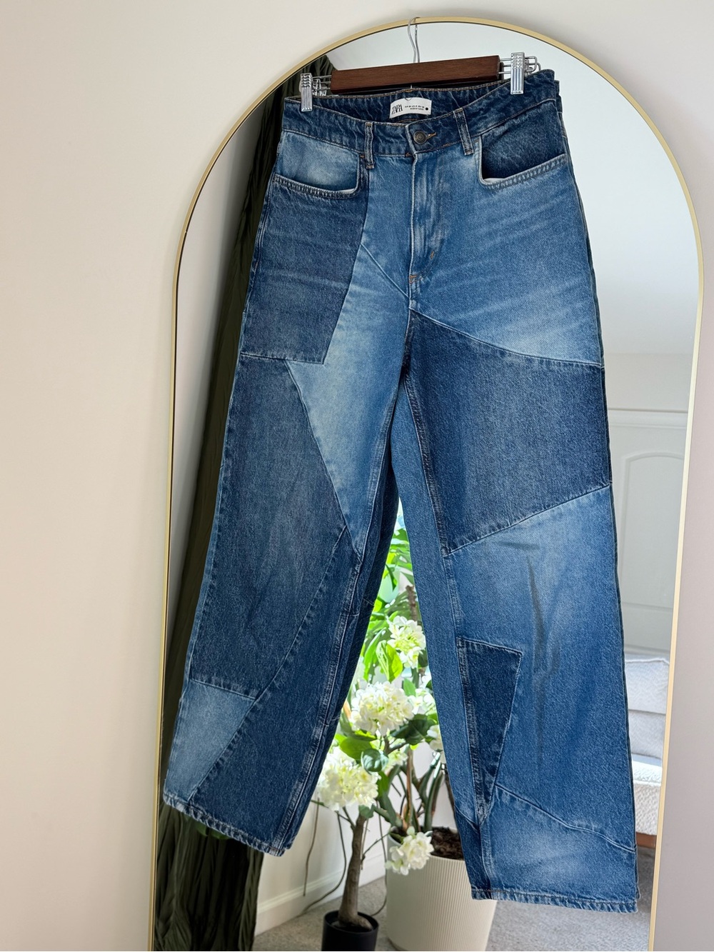 Zara Two-Tone Patchwork Wide-Leg Jeans in Blue - Picture 3 of 5